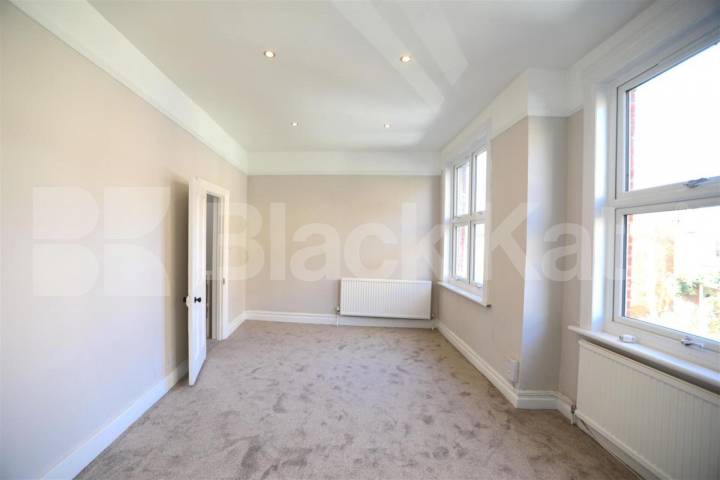 3 bedroom located on one of Muswell Hill's prime quiet residential roads Alexandra Gardens, Muswell Hill