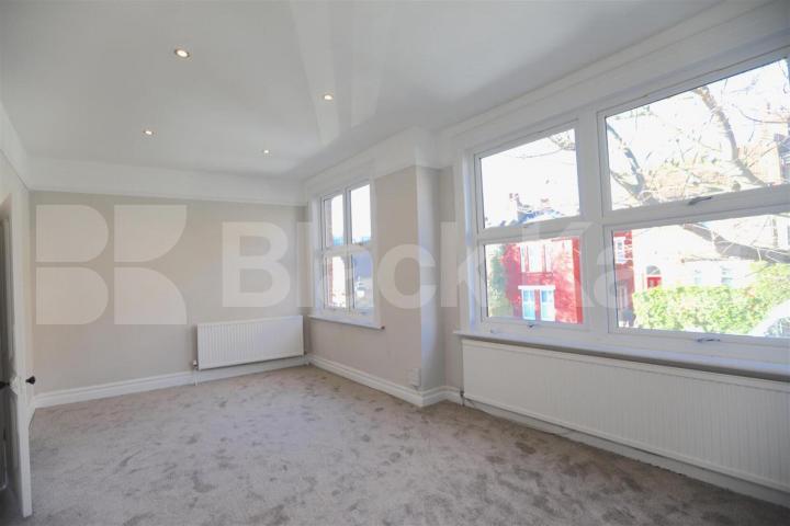 3 bedroom located on one of Muswell Hill's prime quiet residential roads Alexandra Gardens, Muswell Hill