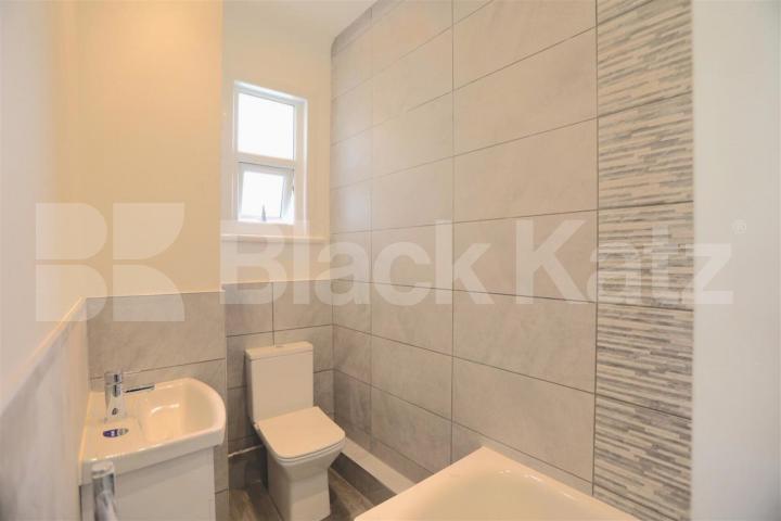 3 bedroom located on one of Muswell Hill's prime quiet residential roads Alexandra Gardens, Muswell Hill