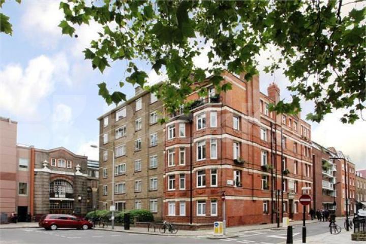 			Location! Location! Location!, 1 Bedroom, 1 bath, 1 reception Apartment			 Red Lion Square, HOLBORN
