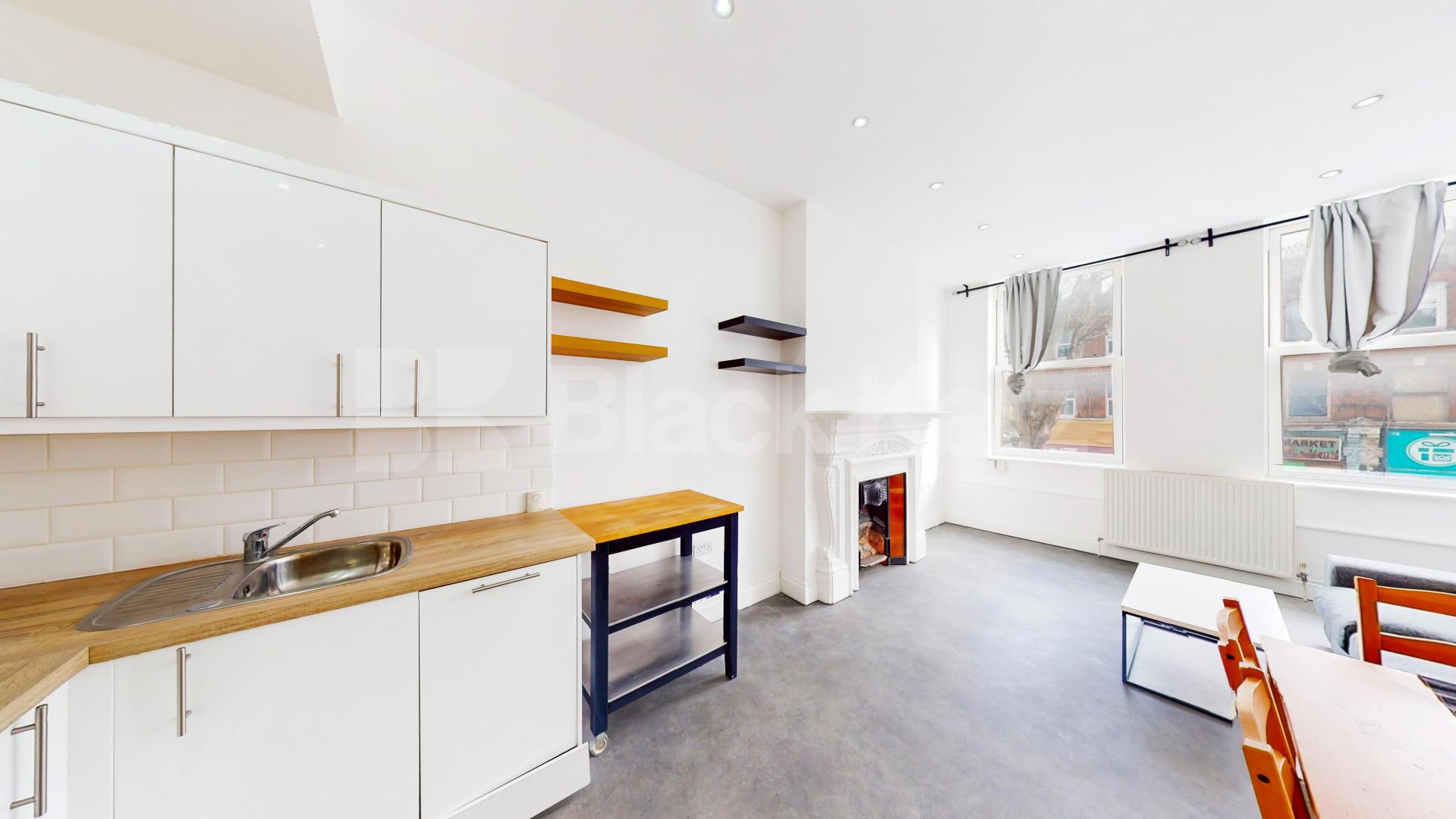 			2 Bedroom, 1 bath, 1 reception 			 Cricklewood Broadway, London, NW2,  London