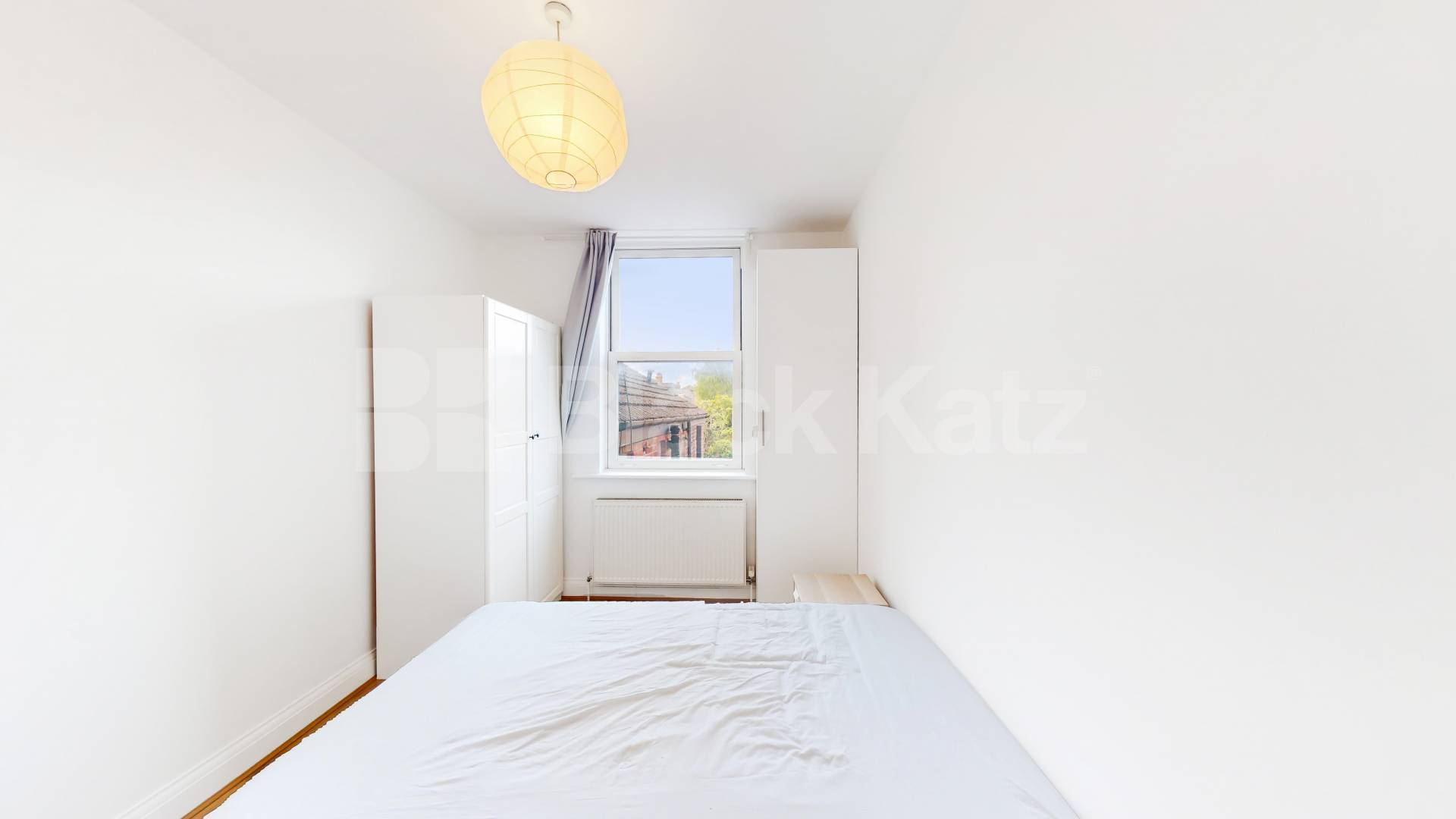 We are delighted to present this fantastic and well-proportioned two bedroom apartment, ideally located in the heart of Cricklewood.Situated on the first floor of a well-maintained period building, the property boasts a bright and spacious reception  Cricklewood Broadway, London, NW2,  London