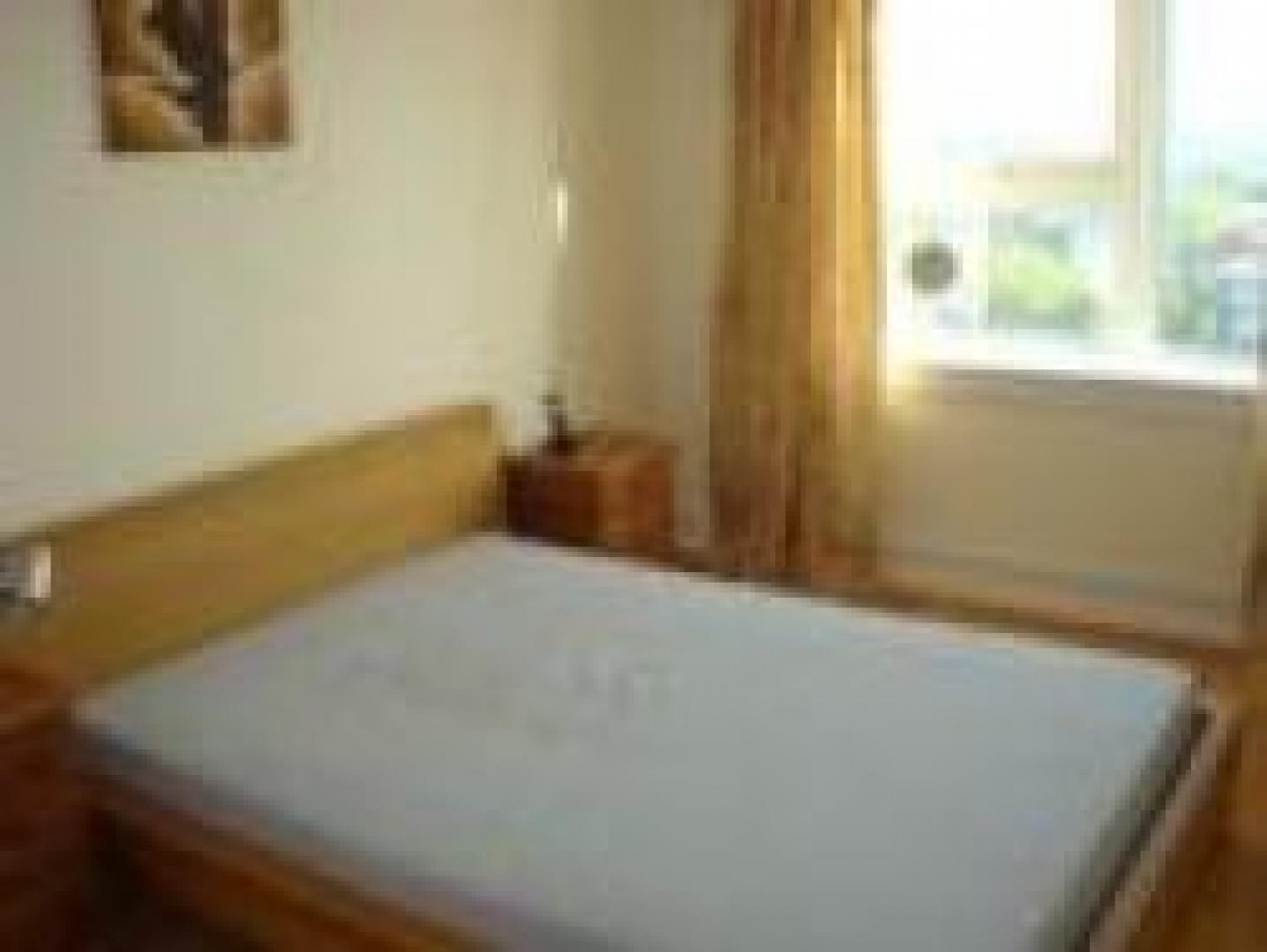 			New Instrction, 2 Bedroom, 1 bath, 1 reception Flat			 Adelaide Road, SWISS COTTAGE