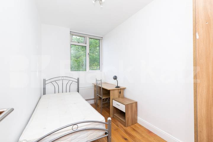 Modern three double bedroom flat arranged over two floors with Balcony Rowstock Gardens, Camden Borders 