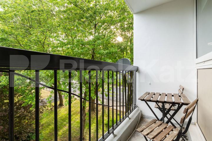 Modern three double bedroom flat arranged over two floors with Balcony Rowstock Gardens, Camden Borders 