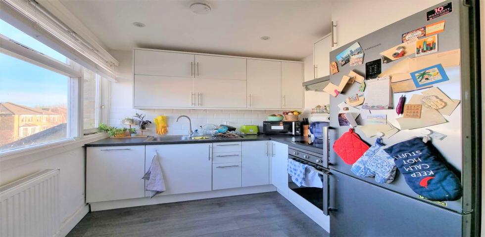 			Newly Refurbished, 2 Bedroom, 1 bath, 1 reception Flat			 Dyne Road, Kilburn