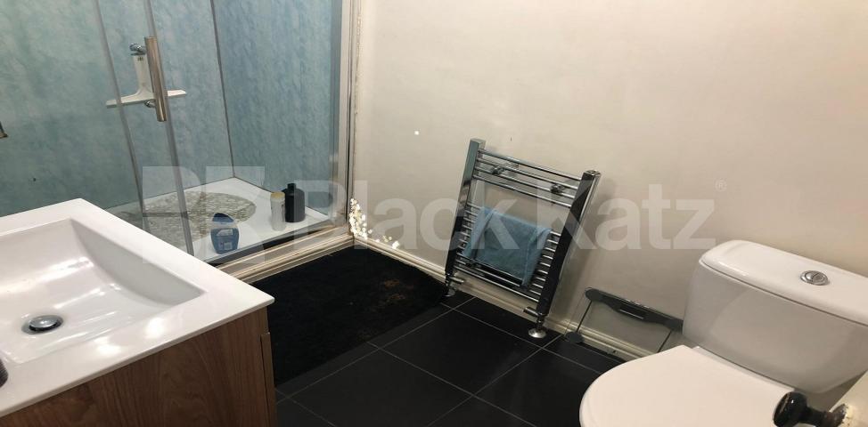 			UNDER OFFER , 2 Bedroom, 1 bath, 1 reception Ground Floor Maisonette			 Phelp Street, Kennington / Elephant and Castle 