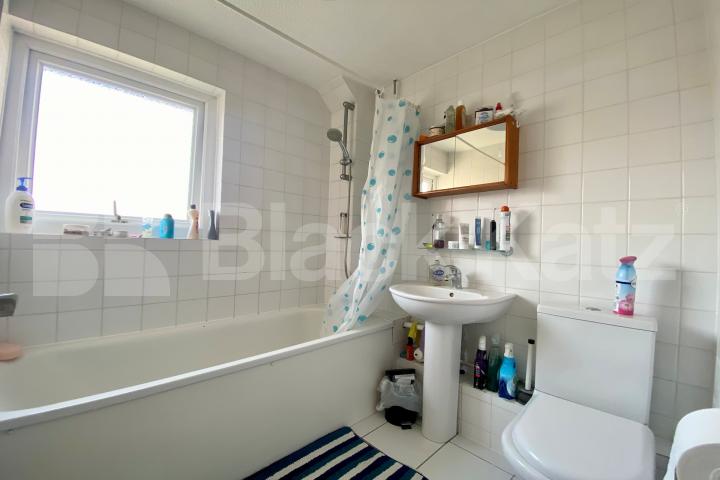 New build house with further study room & private garden  St. James's Road , Bermondsey