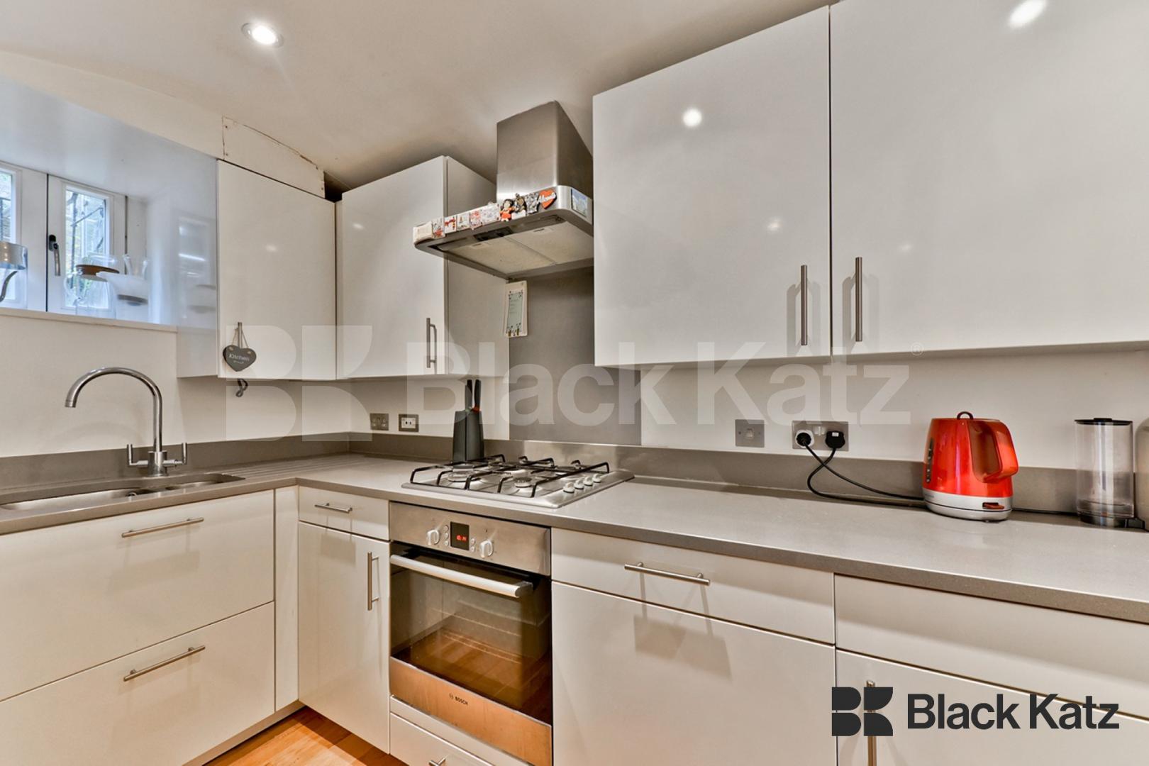 Charming apartment walking distance to Abbeville Village Elms Road, Clapham Common 