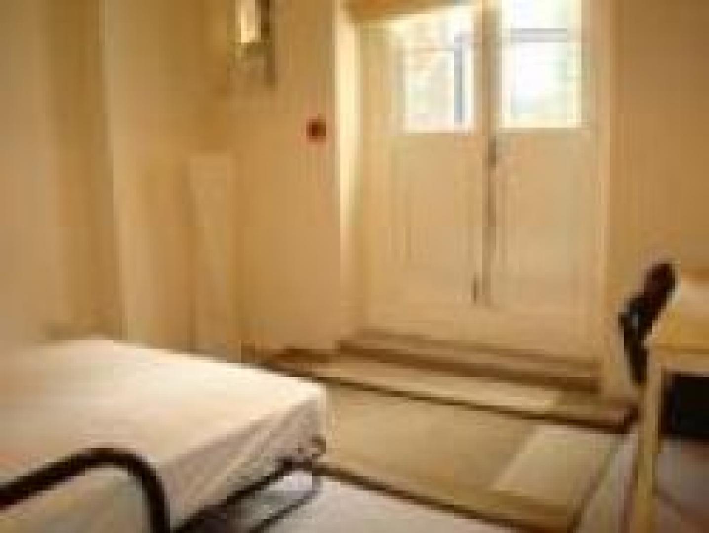 			New Instruciton, 3 Bedroom, 1 bath, 1 reception Flat			 Adelaide Road, BELSIZE PARK/CHALK FARM