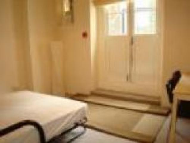 			New Instruciton, 3 Bedroom, 1 bath, 1 reception Flat			 Adelaide Road, BELSIZE PARK/CHALK FARM