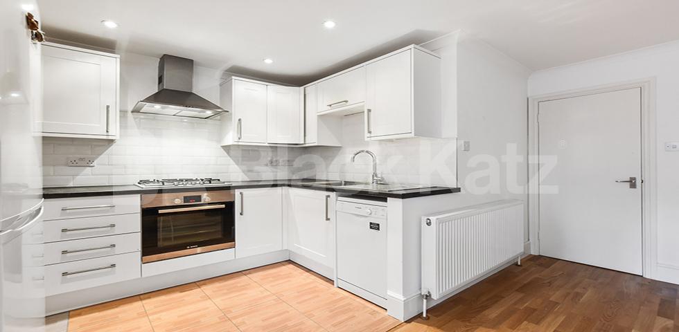 			NEW INSTRUCTION!, 2 Bedroom, 1 bath, 1 reception Flat			 Alma Square, ST JOHNS WOOD