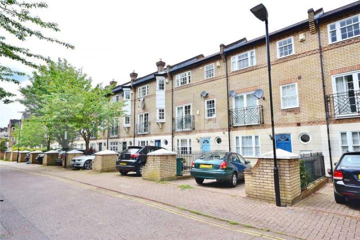 			MINS TO TUBE!, 5 Bedroom, 1 bath, 1 reception Flat			 Cornwallis Square, ARCHWAY