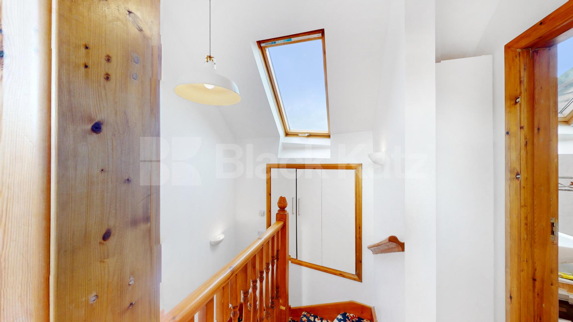 A spacious and well-presented studio flat available to rent in a quiet residential area within easy walking distance of Dollis Hill Underground Station (Jubilee Line) Burnley Road, London, NW10,  London