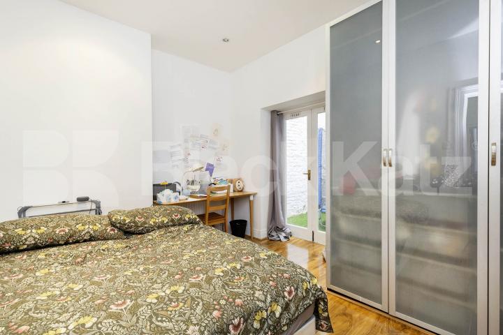 Superb 4 bedroom 2 bathroom split level apartment in Baker Street  Nottingham Place, Baker Street / Marylebone 