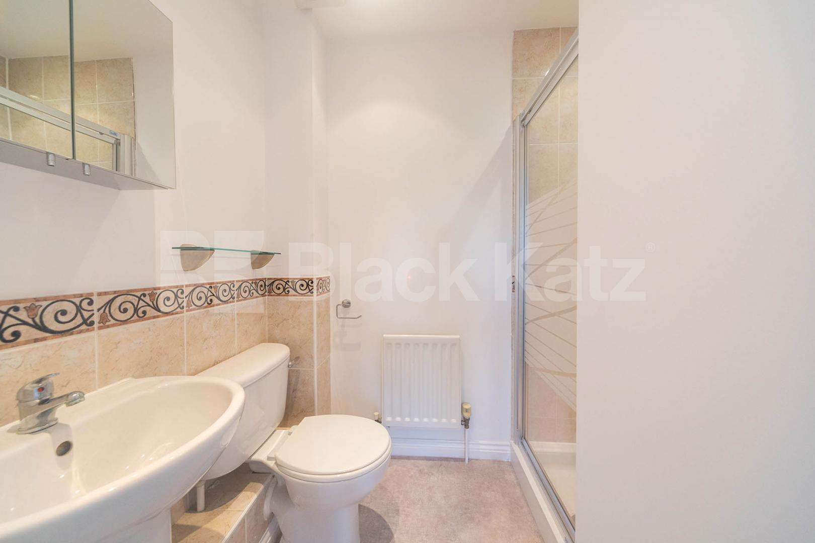 			4 Bedroom, 2 bath, 1 reception 			 Melrose Avenue,  London  NW2
