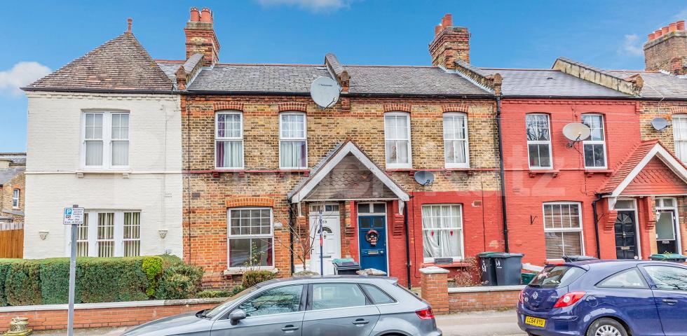 			New Instruction! Private garden!, 1 Bedroom, 1 bath, 1 reception House			 Morley Avenue inc All Bills, Wood Green / Noel Park