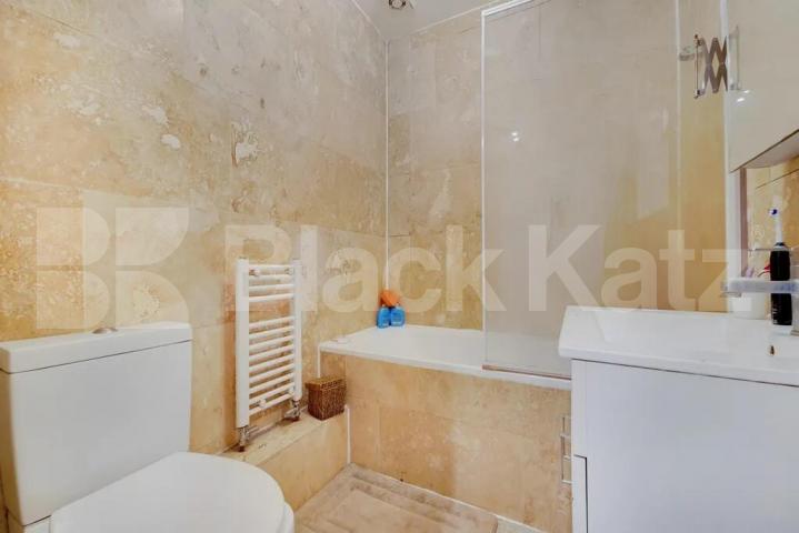 3 double bedroom property perfect for sharers Royal College Street, Camden