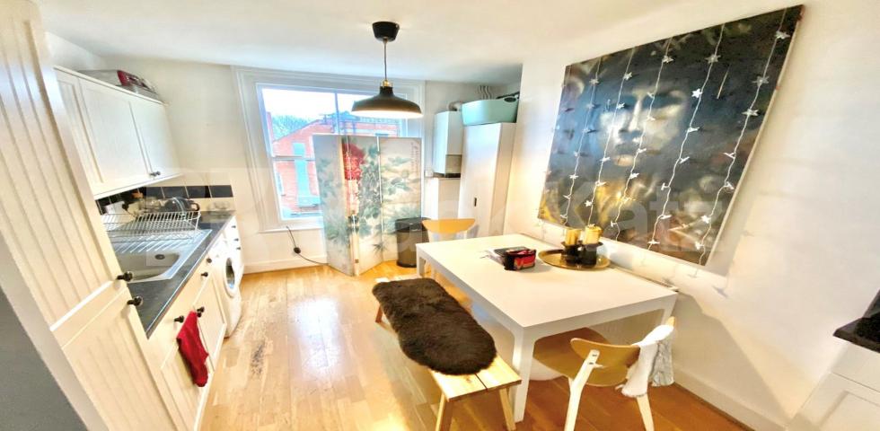 			2 Bedroom, 1 bath, 1 reception Flat			 The Broadway, Crouch End