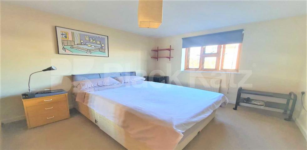 			1 Bedroom, 1 bath, 1 reception Flat			 Gainsborough Court, Lime Grove, Shepherds Bush