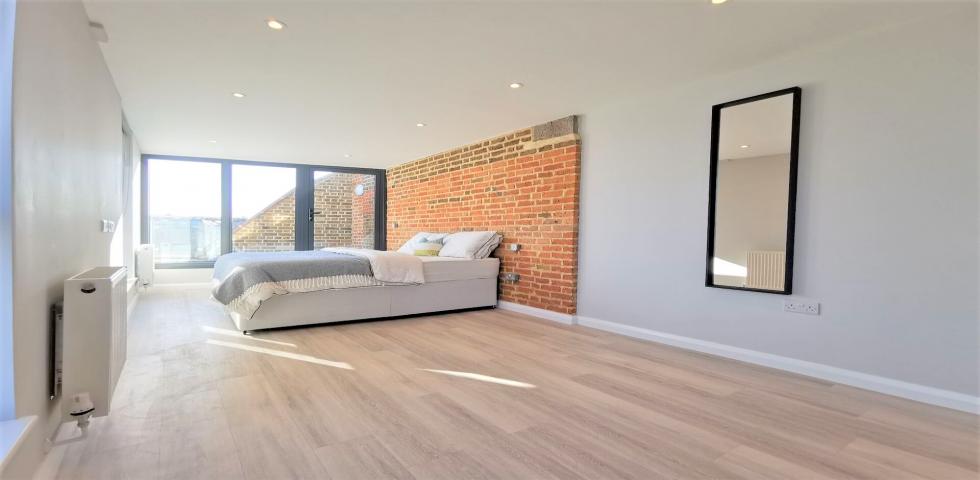 Unique Penthouse with stunning views High Road, Willesden Green