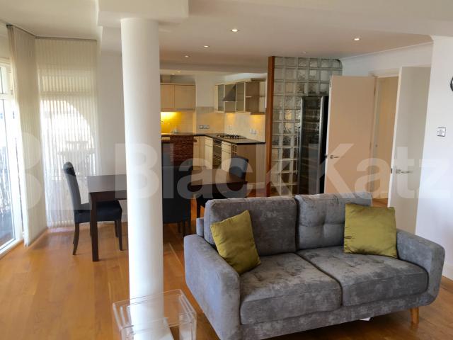 			UNDER OFFER , 3 Bedroom, 1 bath, 1 reception Apartment			 Bellamys Court. Abbotshade Road , Rotherhithe