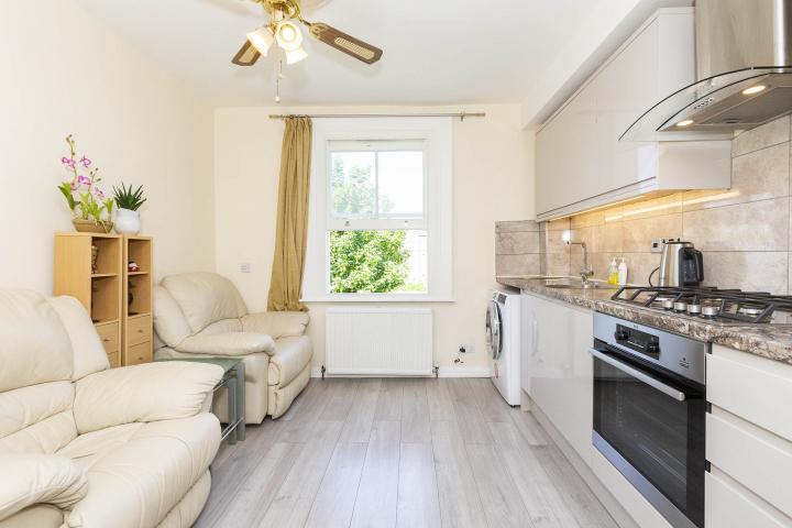 			1 Bedroom, 1 bath, 1 reception Flat			 Lowfield Rd, West Hampstead