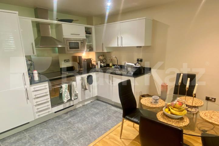 			2 Bedroom, 2 bath, 1 reception Apartment			 Southwark Bridge Road, London Bridge