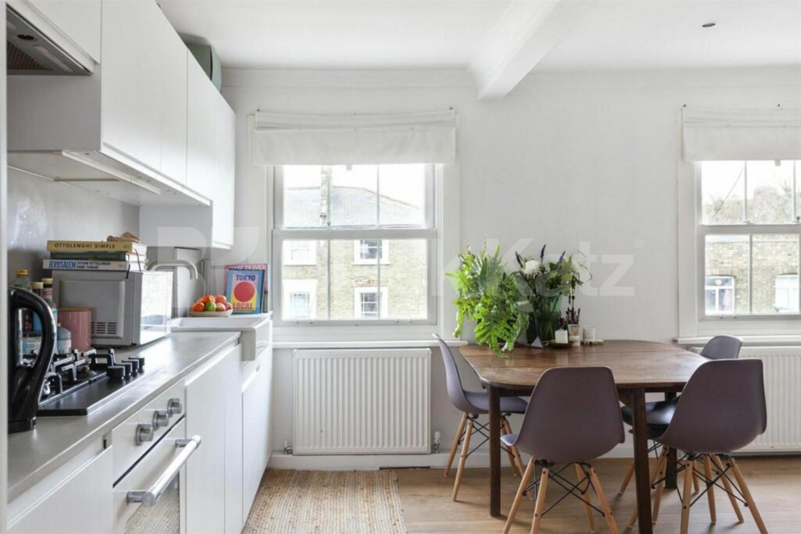 Modern one bed set on the 2nd floor of a period house mins to Camden Agar Grove, Camden