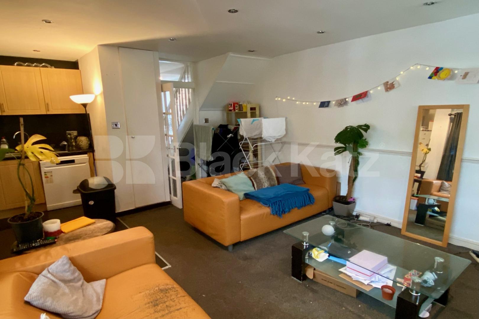 Stulish duplex apartment moments from the green open spaces of Clapham Common   Victoria Rise, Clapham Common