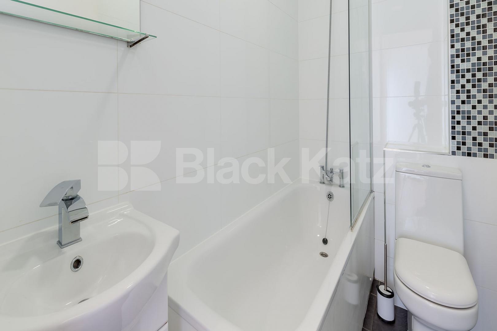 			2 Bedroom, 1 bath, 1 reception Flat			 Hillmarton Road , Caledonian Road