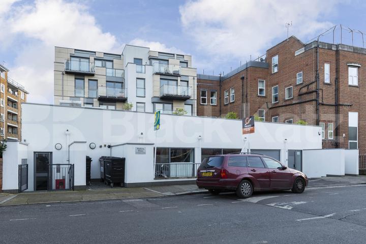 Stunning Two Double Bedroom, one Bathroom Apartment with Balcony – Hoxton Mintern Street, Old Street - Shoreditch