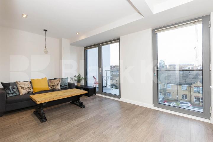 Stunning Two Double Bedroom, one Bathroom Apartment with Balcony – Hoxton Mintern Street, Old Street - Shoreditch