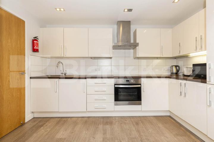 Stunning Two Double Bedroom, one Bathroom Apartment with Balcony – Hoxton Mintern Street, Old Street - Shoreditch