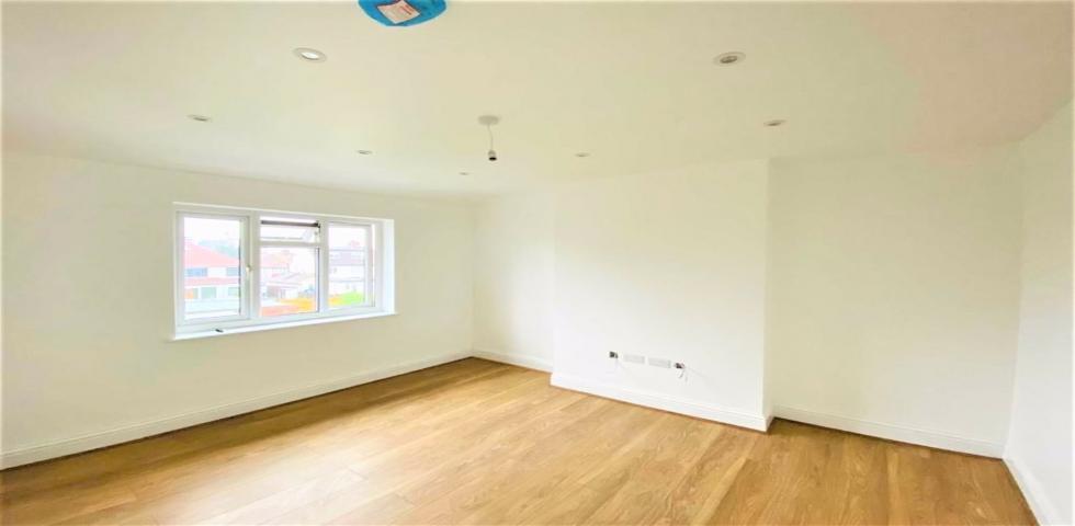 			5 Bedroom, 2 bath, 1 reception Semi-Detached House			 Clifford Way, Dollis Hill