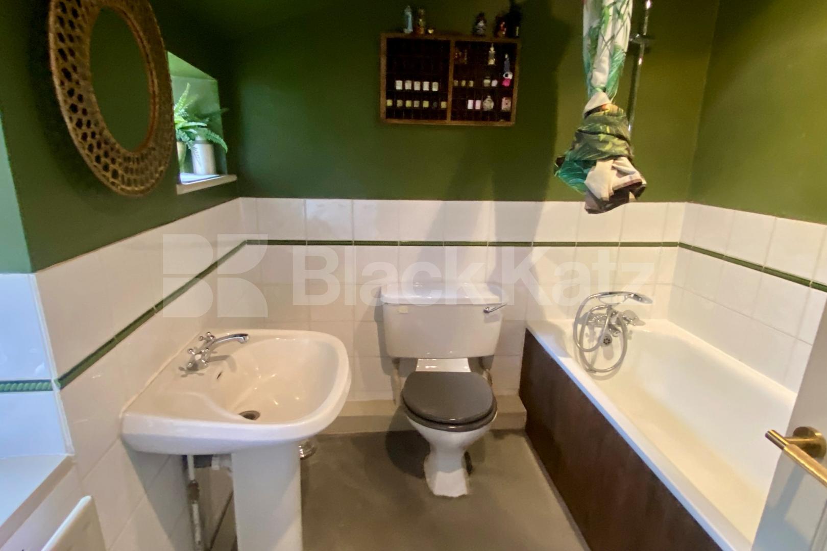 Gorgeous period house with all bills included Archbishops Place , Brixton