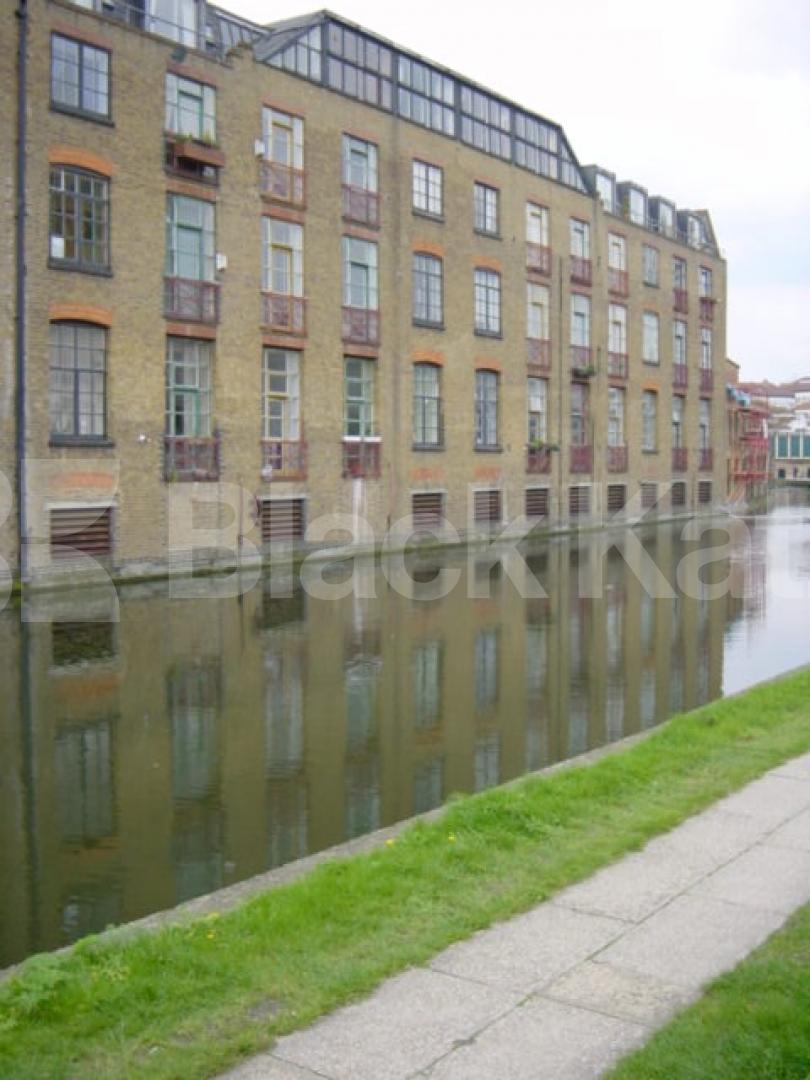 			NEW INSTRUCTION A MUST SEE!!!, 2 Bedroom, 1 bath, 1 reception Flat			 Wharf Place, BETHNAL GREEN