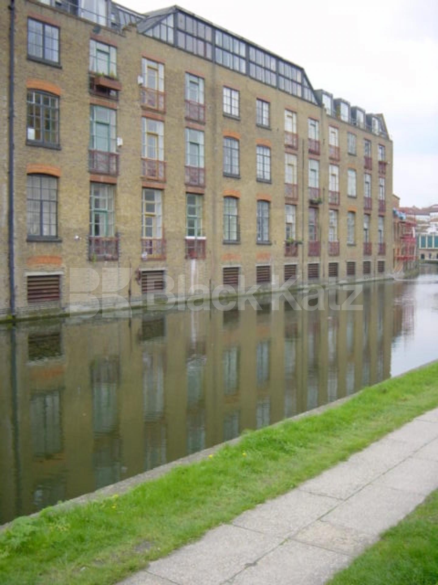 			NEW INSTRUCTION A MUST SEE!!!, 2 Bedroom, 1 bath, 1 reception Flat			 Wharf Place, BETHNAL GREEN E2