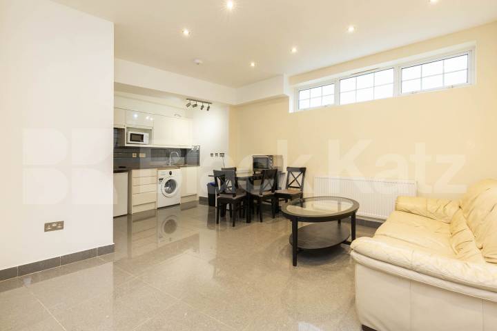 			2 Bedroom,  bath, 1 reception 			 High Road,  London  NW10