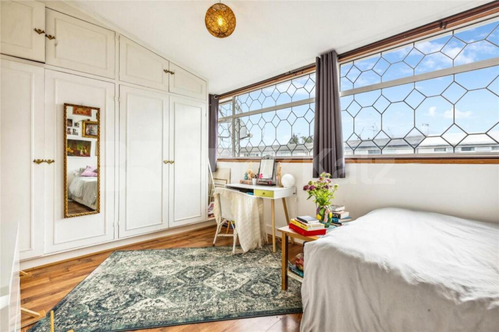 4 bedroom house seconds to the beautiful green spaces of Alexandra park Campsfield Road, Alexandra Park 