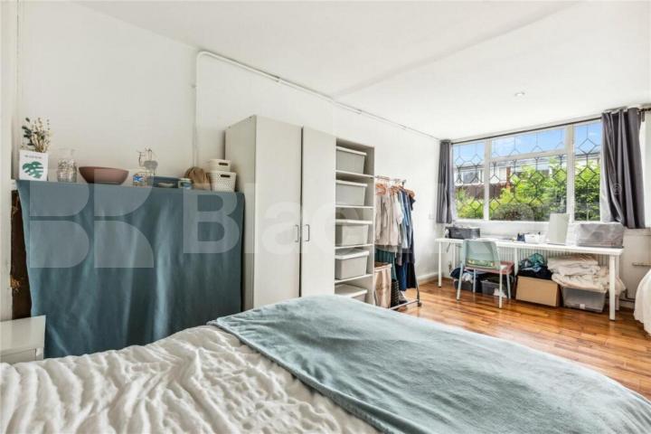 4 bedroom house seconds to the beautiful green spaces of Alexandra park Campsfield Road, Alexandra Park 