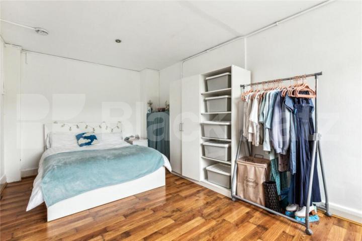 4 bedroom house seconds to the beautiful green spaces of Alexandra park Campsfield Road, Alexandra Park 