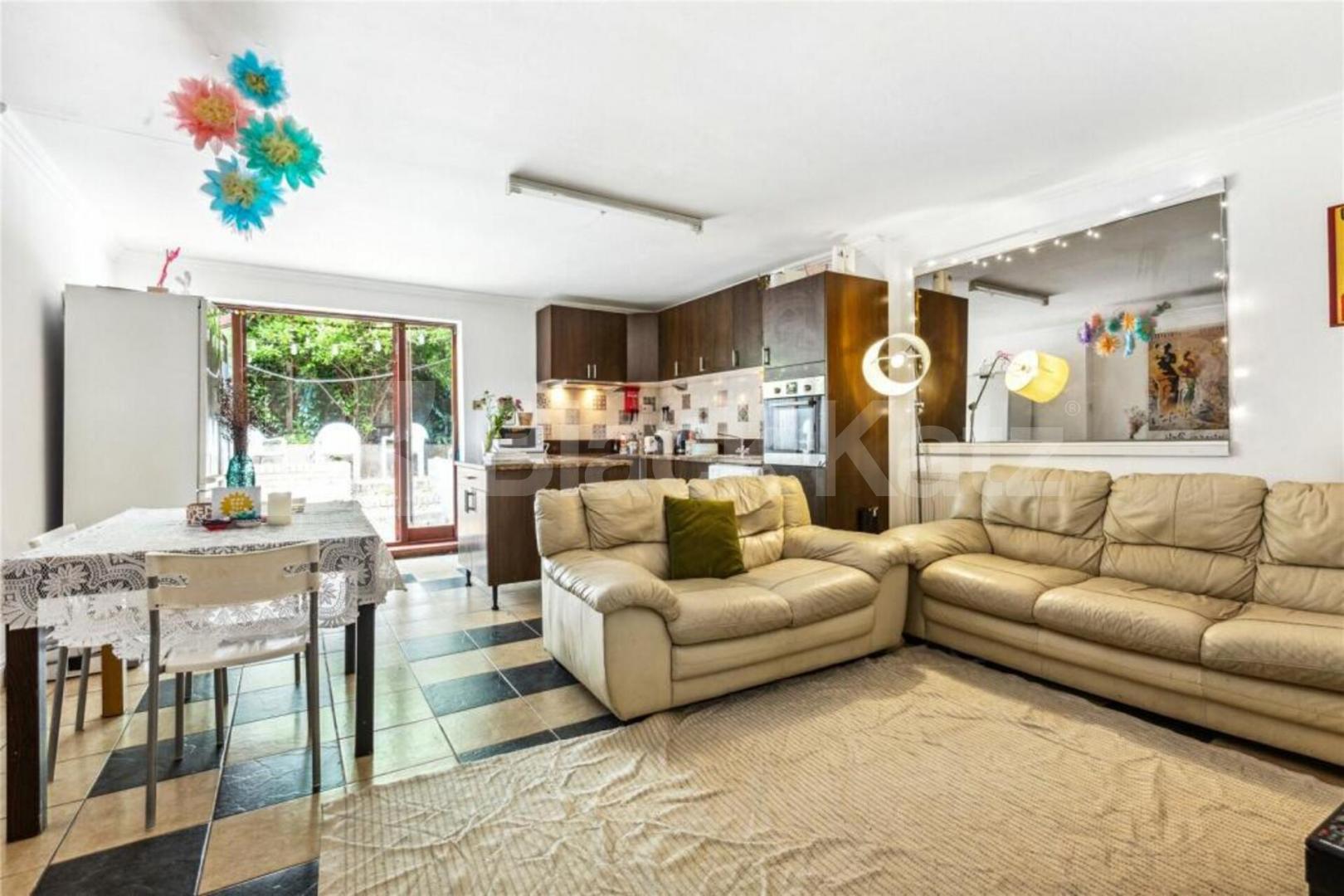 Spacious and bright four bedroom house in a great location Campsfield Road, Alexandra Palace