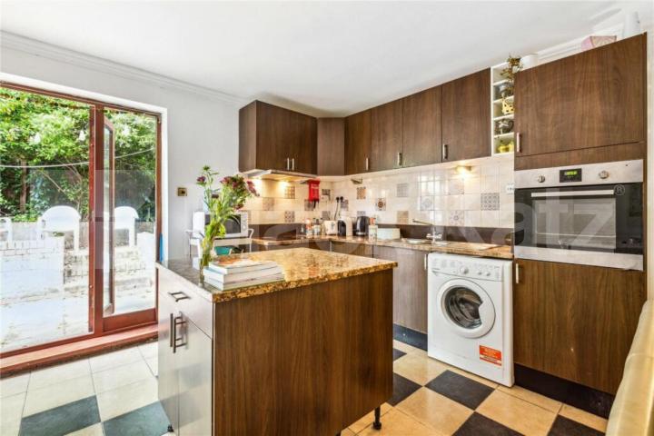 Spacious and bright four bedroom house in a great location Campsfield Road, Alexandra Palace