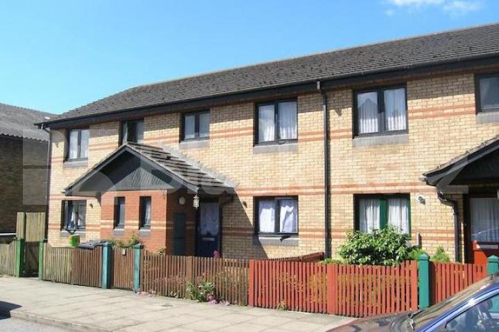 			FANSTASTIC NEW INSTRUCTION!, 3 Bedroom, 1 bath, 1 reception House			 Miles Road, HORNSEY