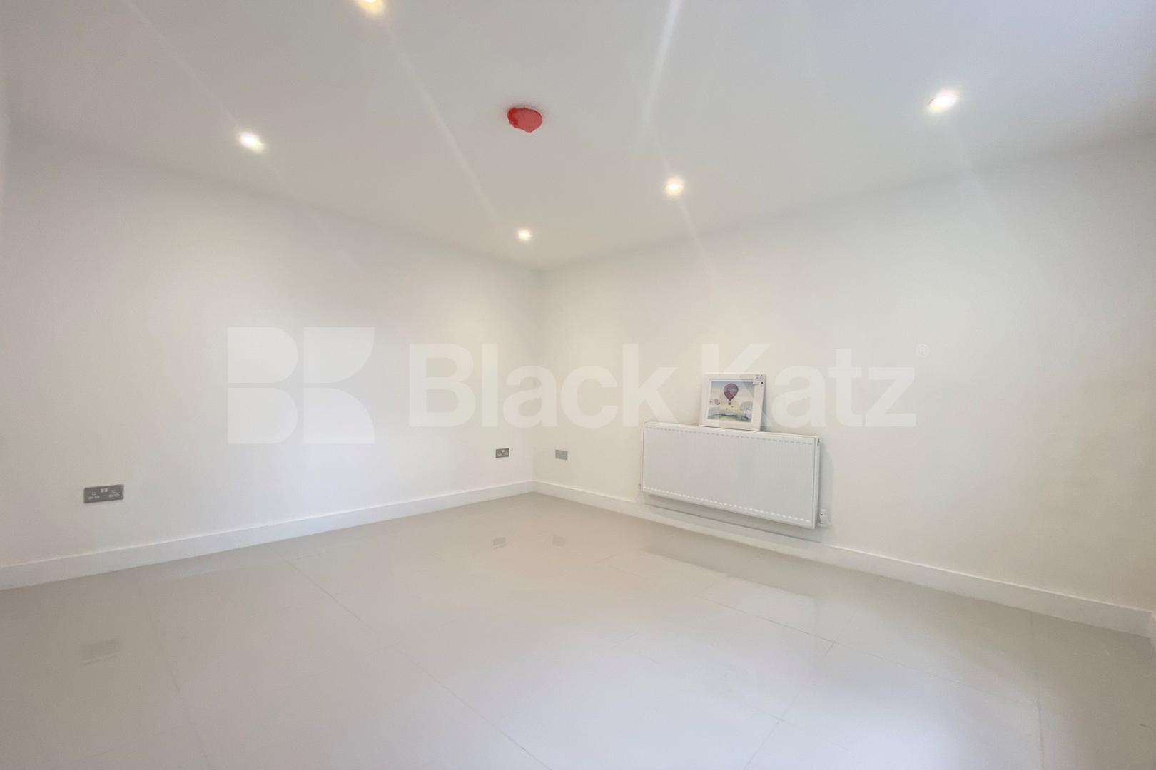 Recently refurbished maisonette with two bathrooms & patio area Hugh Street , Pimlico