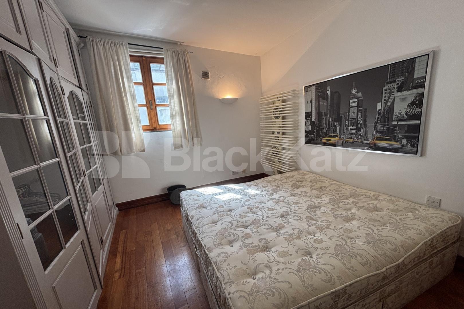 Superbly located, two bathrooms, generous period conversion  Union Street, London Bridge