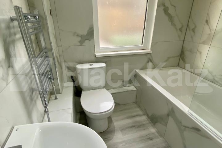 Newly refurbished bright & airy first floor period conversion  Walworth Road, Elephant and Castle