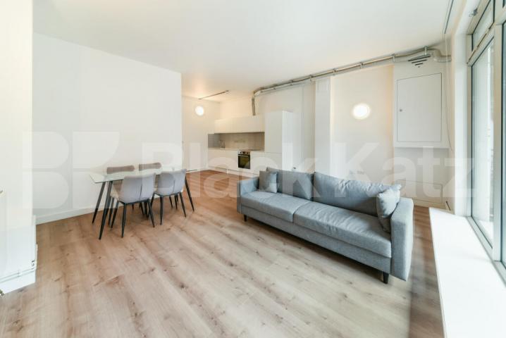 Stylish Loft Style Apartment with Balcony in a Modern Private Development Ability Plaza - Kingsland Road, Dalston