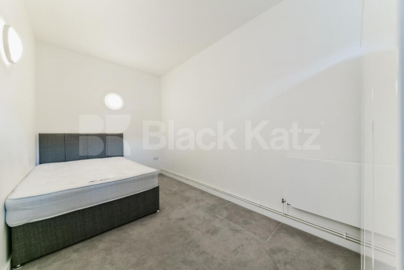 Stylish Loft Style Apartment with Balcony in a Modern Private Development Ability Plaza - Kingsland Road, Dalston
